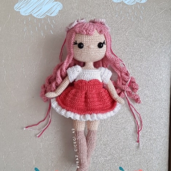 Amigurumi pembe saçlı kız