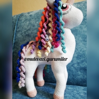 Gökkuşağı Ünicorn