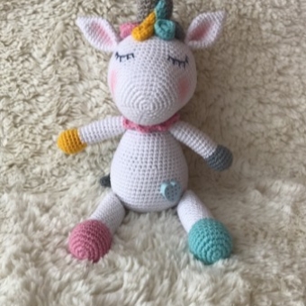 Amigurumi oyuncak unicorn