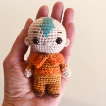 Amigurumi avatar aang anahtarlık