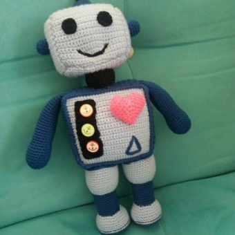 Amigurumi robot