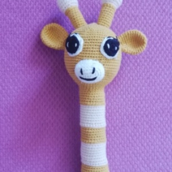 Amigurumi zürafa çıngırak