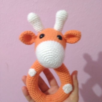 Amigurumi zürafa çıngırak